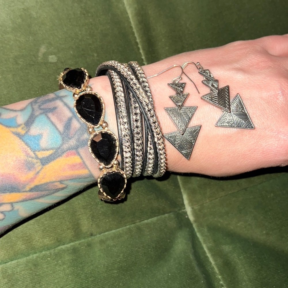 💙2 bracelets and set of earrings